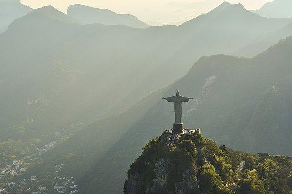 4. Brezilya nüfusunun %7'si yani yaklaşık olarak 11 milyon insan, Dünya'nın düz olduğuna inanıyor.