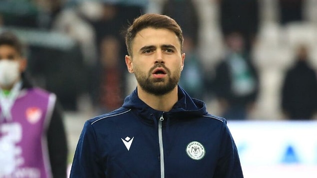 Süper Lig ekibi Konyaspor’da forma giyen Ahmet Çalık trafik kazasında hayatını kaybetti.