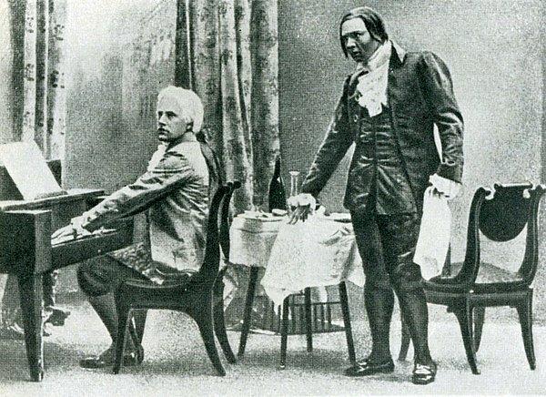 Filmde ve oyunda da anlatıldığı üzere Salieri, Mozart'ın yeteneğini o kadar kıskanmış ki bu kıskançlık birini öldürecek seviyeye ulaşmış.