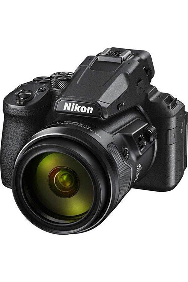 11. Nikon P950 Coolpix Fotoğraf Makinesi