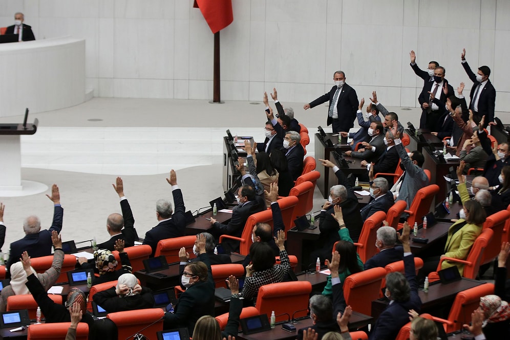 'Cemaat Yurtları Araştırılsın' Önergesi AKP ve MHP Oylarıyla Reddedildi