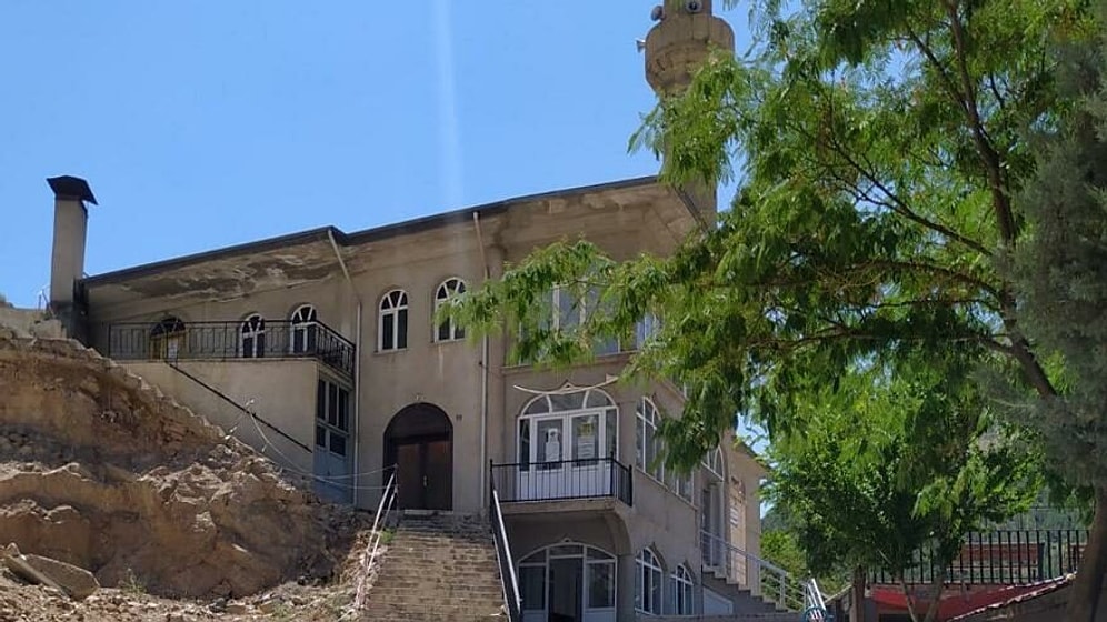 AKP'li Belediyenin Lüks Konut İçin Cami Yıkma Projesini Mahkeme Durdurdu