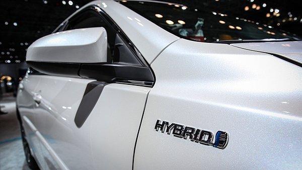 Hibrit modellerin 20 bin 915 adet satıldığı kaydedildi.