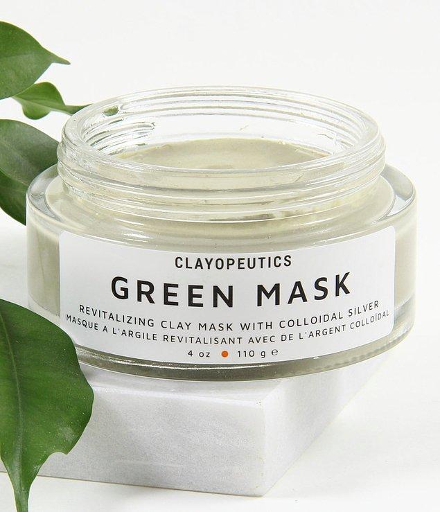 7. Cildi derinlemesine temizlerken içeriğinin de oldukça temiz olduğundan emin olduğumuz vegan içeriğe sahip yeşil kil maskesi...