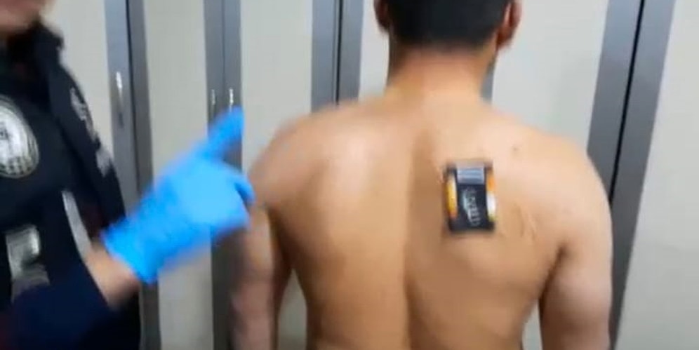 Ehliyet Sınavına Giren Adamın Üzerinden 6 Bin Liralık Düzenek Çıktı