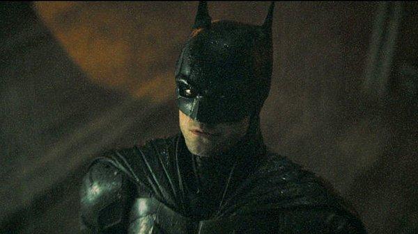 Robert Pattinson, Matt Reeves imzalı The Batman filminde yeni Batman olarak Mart ayında izleyici karşısına çıkacak.