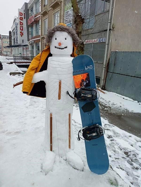 Kayakçı kardan adam!
