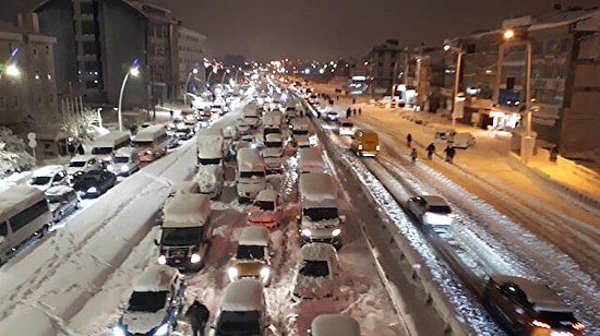 İstanbul'da Tüm Yollar Trafiğe Açıldı! Bakan  Karaismailoğlu Açıkladı...