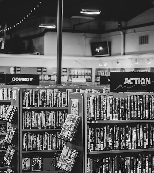 5. Волнение от похода в магазин видеопроката по выходным, чтобы выбрать фильм. На самом деле выбрать один из них было так же увлекательно, как смотреть фильм.