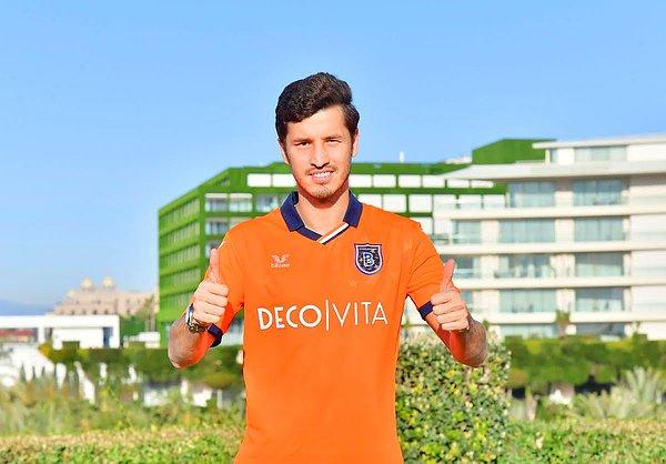 Beşiktaş ’ın sezon başında Aytemiz Alanyaspor ’dan kadrosuna kattığı Salih Uçan, bir diğer İstanbul temsilcisi Medipol Başakşehir’e kiralandı.