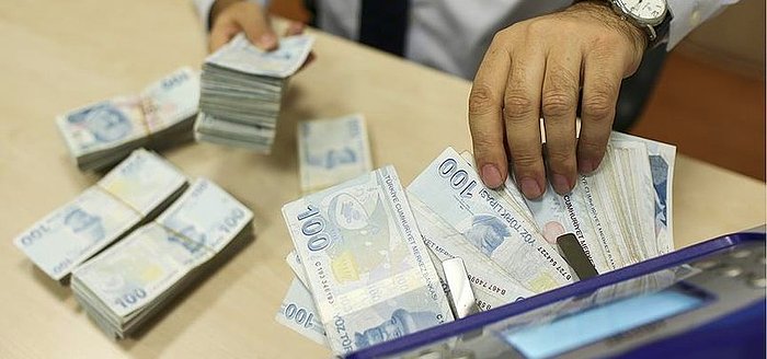 Bankalarda Şubeler ve Çalışanlar Azalıyor