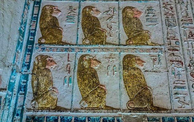 Dört ayrı bölümden oluşan yeraltı mezarının en eski bölümünün 26. Firavun hanedanlığı dönemine dayandığı düşünülüyor.