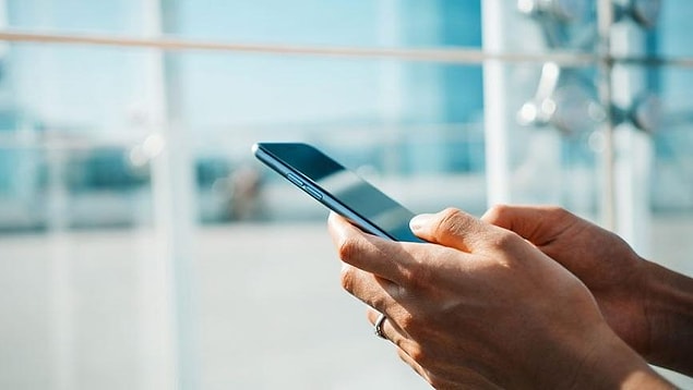 Cep telefonu kamerası kullanılıyor