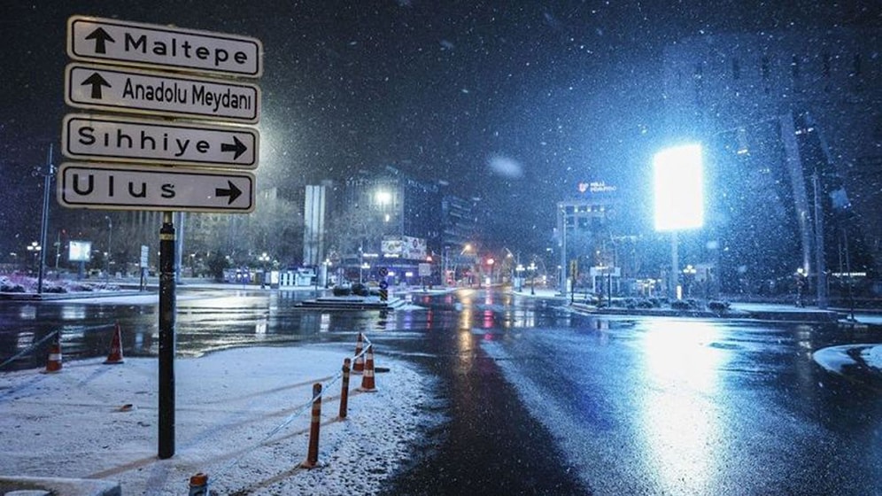 Ankara Beyaza Büründü, Mansur Yavaş’tan Açıklama Geldi: 'Sorumluluk Alanımızdaki Bütün Yollar Açık'