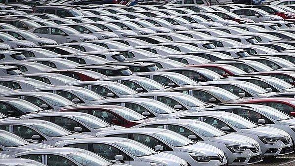 2021'de hem sıfır hem de 2. el otomobil satışları azaldı. Satış sonrası servislerde ise yüzde 50'ye yakın büyümenin yaşanması, yeni otomobil almak yerine eldekini korumanın öneminin arttığına işaret ediyor.