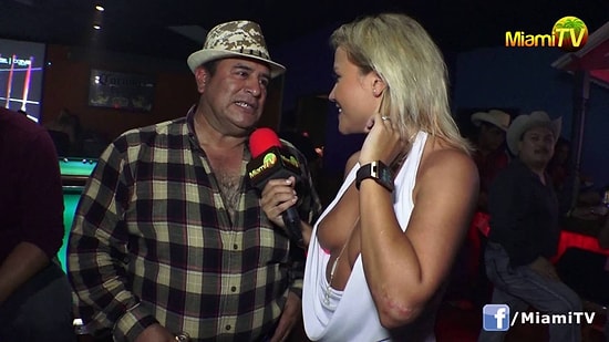 Daha Önce de Çıplak Röportaj Yapmıştı: Seksi Muhabir Jenny Scordamaglia'nın Derin Göğüs Dekoltesi Gündem Oldu