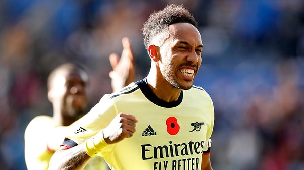 Barcelona'dan Pierre-Emerick Aubameyang hamlesi... Gelecek sezon Şampiyonlar Ligi'nde yer alabilme mücadelesi veren Barcelona transfer çalışmalarını sürdürüyor.