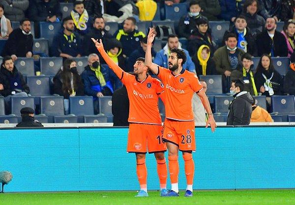 Bu sonucun ardından puanını 37'ye yükselten turuncu lacivertliler, averajla Fenerbahçe'yi geride bıraktı ve 5. sıraya yerleşti.