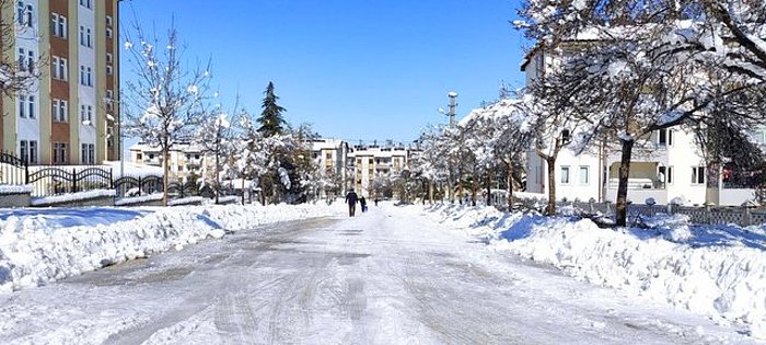 Isparta'da Okullar Tatil mi, Kaç Gün Tatil? Yarın 7 Şubat Isparta'da Okullar Tatil mi Edildi?