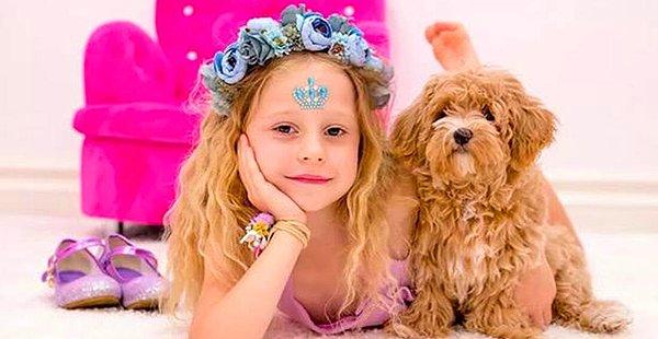 7 yaşındaki Anastasia, 250 milyon abonesi ile dünyanın en büyük çocuk Youtuber'ı olarak kabul ediliyor!