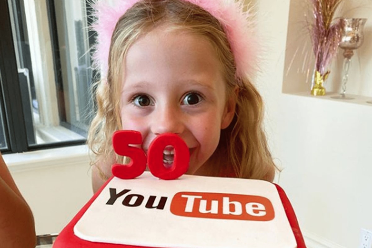 7 Yaşında Milyoner Olan Küçük Kız - Onedio