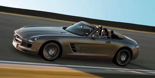 Mercedes-Benz SLS AMG Roadster koleksiyonun parlayan bir diğer parçası.