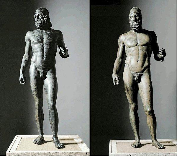 Sergi, İtalya’nın Riace beldesinde 1972 yılında keşfedilen ve MÖ 5. yüzyıla tarihlenen iki çıplak Yunan savaşçı heykelinin fotoğraflarını içermekte.