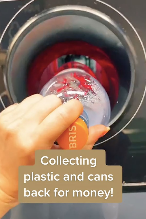 8. Переработка бутылок и жестяных банок. Люди собирают целые пакеты/мешки бутылок, и в специальном месте обменивают их на деньги