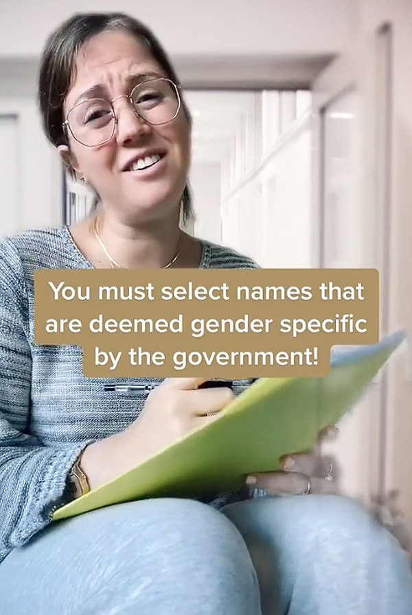 12. Гендерные имена для новорожденных. Вы можете назвать любого ребенка Сашей, но вы не можете назвать своего сына Анастасией. Любое гендерно-флюидное имя разрешено для любого ребенка, но конкретное имя мальчика, такое как Николай, нельзя давать девочке.