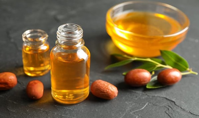 Jojoba Yağı Nedir? Jojoba Yağının Faydaları ve Zararları