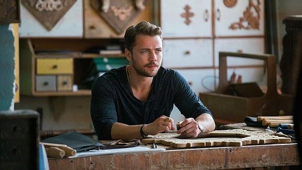 Tolga Sarıtaş Oynadığı Dizi ve Filmler