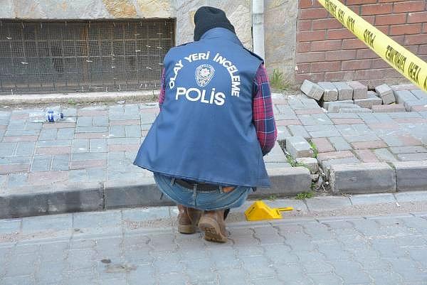 Katil Kadir Meşe ise olayın ardından polis merkezine giderek teslim oldu.