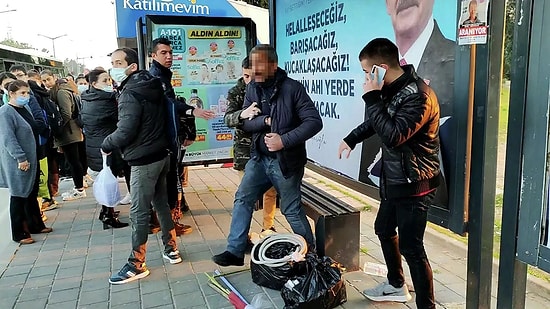 Adana'da Otobüs Durağında Kendisini Taciz Eden Erkeği Tekmeleyen Kadın