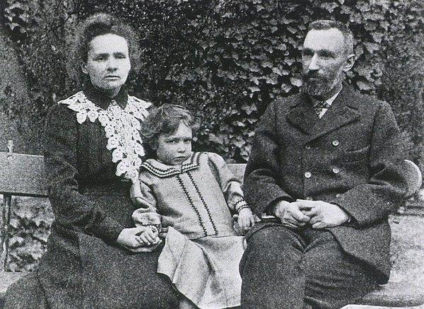 3. Marie ve Pierre Curie