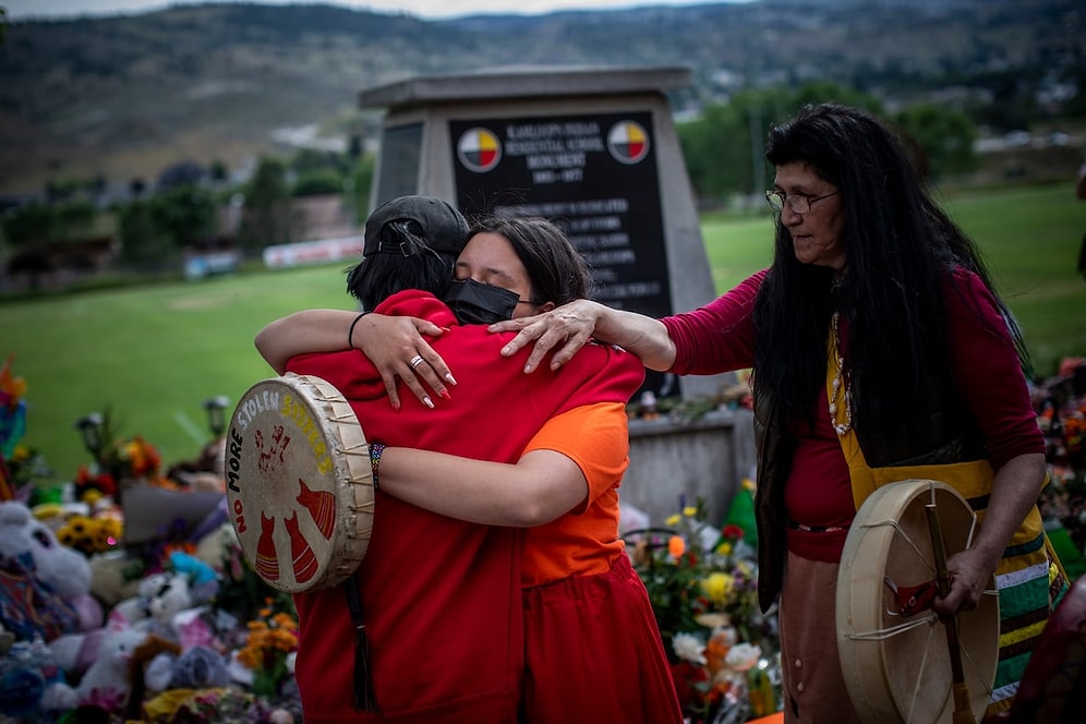 Kanada'nın Binlerce Yerli Kadını Doğum Sırasında Zorla Kısırlaştırdığı Ortaya Çıktı