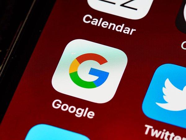 Google, Privacy Sandbox adını verdiği proje çerçevesinde reklam şirketlerinin izleyebildiği kişisel bilgi miktarını giderek azaltmayı hedefliyor.