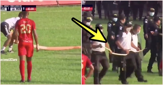 Futbolcuların Korku Dolu Anları! Sahaya Giren 2 Metrelik Yılan Güçlükle Saha Dışına Çıkartıldı