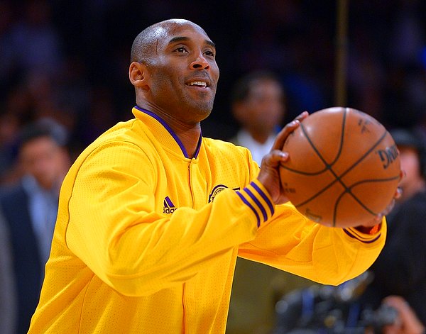 22 Ocak 2006'da Lakers'ın Toronto Raptors'ı ağırladığı maçı 81 sayıyla tamamlayan Bryant, 1962'de 100 sayı kaydeden Wilt Chamberlain'den sonra 'bir maçta 2. en fazla sayı atan NBA oyuncusu' olarak tarihe geçmişti.