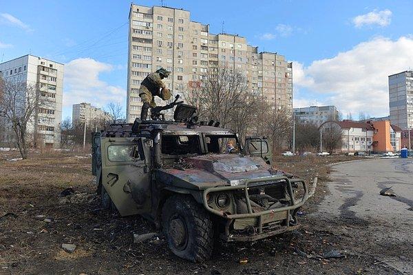 22:50 AB, Ukrayna ordusuna 500 milyon Euro değerinde silah ve askeri ekipman yardımı yapacağını duyurdu.