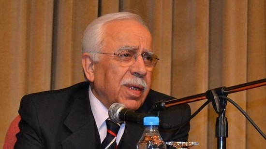 Eski Bakan Sadi Somuncuoğlu Hayatını Kaybetti