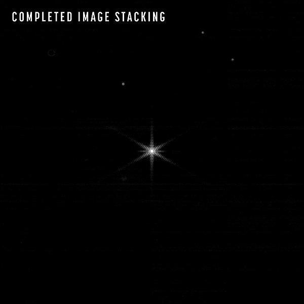 12. NASA, şimdiye kadar uzaya fırlatılan en büyük ve en güçlü teleskop olan James Webb'in çektiği bir fotoğrafı paylaştı.