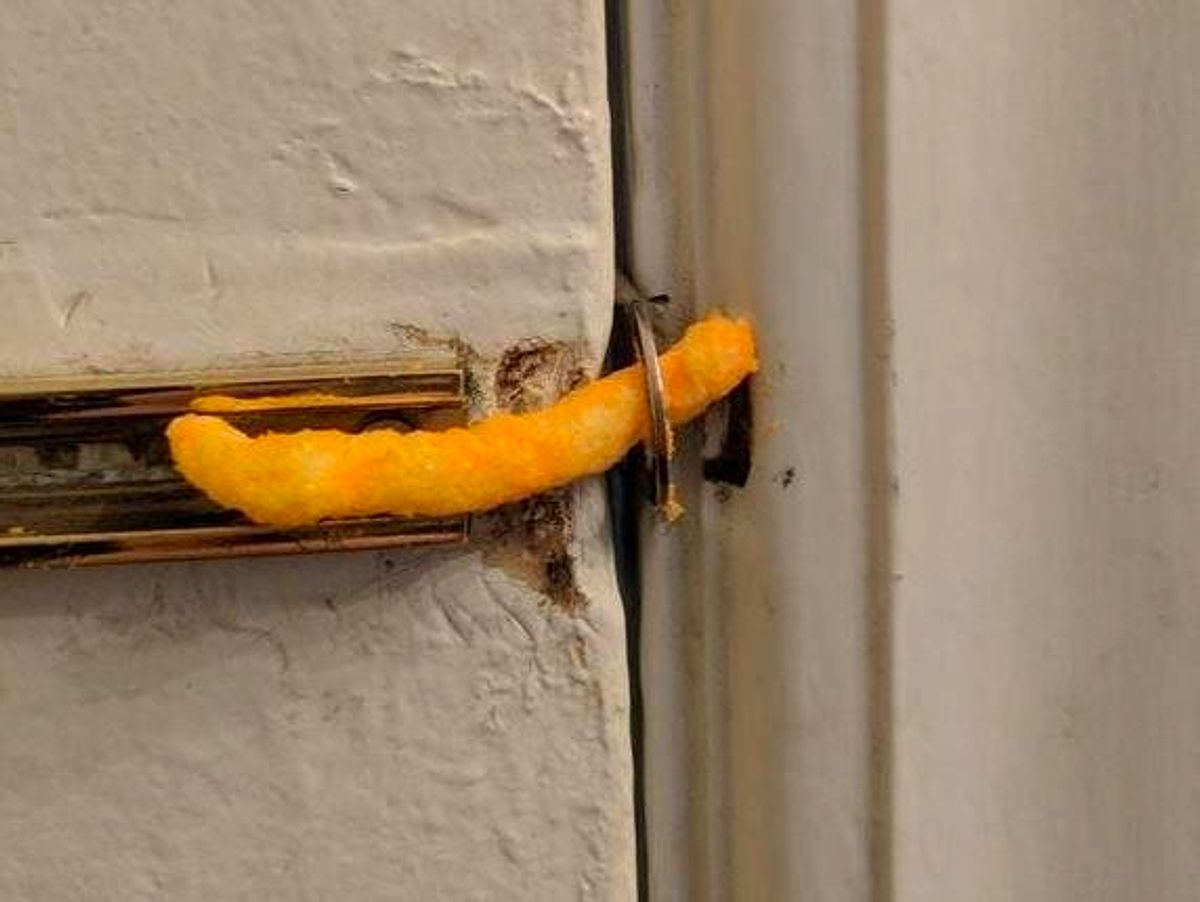 Cheeto locking door