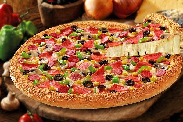 Pizza deyince pizza kenarında yaptığı müthiş yenilikle aklımıza gelen Little Caesars bu sefer de müthiş bir işe imza attı!