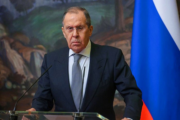 Lavrov'dan Nükleer Silah Uyarısı