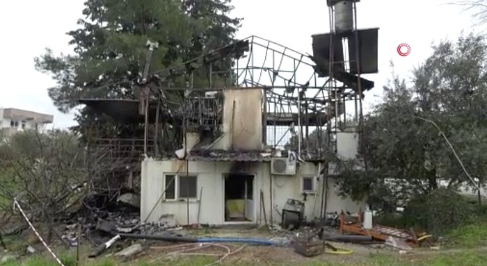 Antalya'da Yaşlı Kadın Oğlunun Fotoğrafı ve Kuşları Kurtarmak İsterken Yanarak Öldü