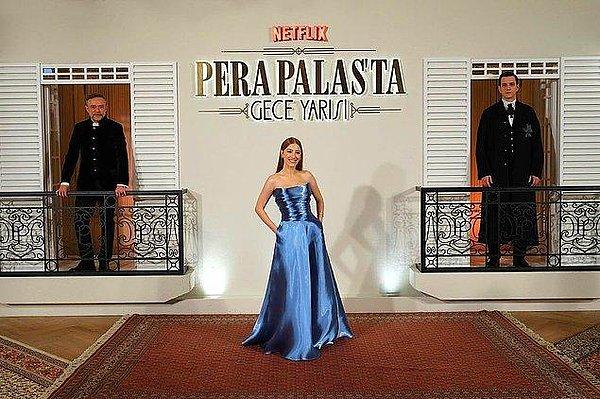 9. Hazal Kaya'nın da 'Pera Palas'ta Gece Yarısı' galasında tercih ettiği kıyafet çok konuşuldu!