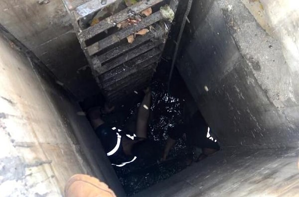 İhbar üzerine bölgeye itfaiye, sağlık ve polis ekipleri sevk edildi.