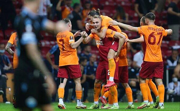 Bu sezon Fatih Terim yönetiminde Avrupa Ligi'nde yenilgi yüzü görmeyen Galatasaray'ın işi çok zor olsa da, bu maç da tarih sahnesinde yerini alacak ve gelecek nesiller için Galatasaray'ın ne kadar büyük bir kulüp olduğunu tekrar hatırlatacak. Başarılar Cimbom!