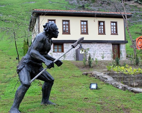 Tekkeköy Mağaraları Arkeoloji Vadisi Müze Evi