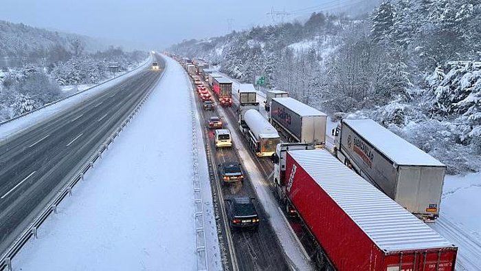 TIR ve Kamyonların İstanbul'a Girişi Durduruldu